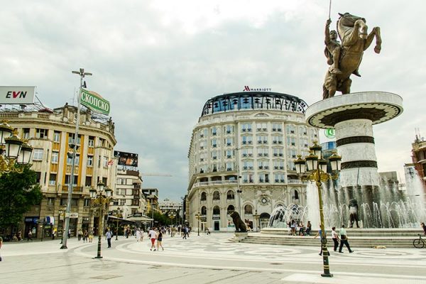 Cosa Vedere Skopje Macedonia Mille Statue