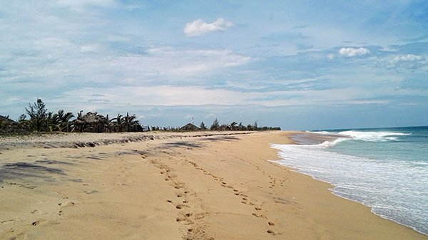 Whisky Point Paper Moon Kudilis Sri Lanka Surf