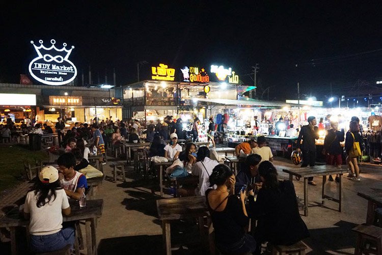 Indy Market Bangkok Mercato Notturno Non Turistico