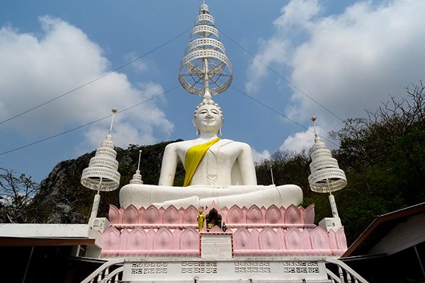 Dintorni Lopburi Thailandia Peacock Temple Lago Sublekreservoir