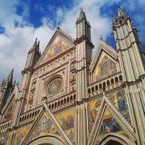 Cosa Vedere Orvieto Guida Citta Storica Roccia Tufo