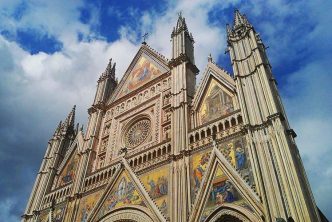 Cosa Vedere Orvieto Guida Citta Storica Roccia Tufo