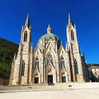 Cosa Vedere Castelpetroso Molise Borgo Santuario Addolorata