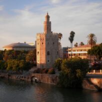 visitare torre delloro museo navale siviglia