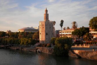 visitare torre delloro museo navale siviglia